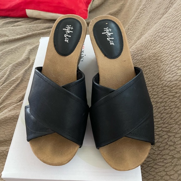 Style & Co. Shoes - MAKE AN OFFER! STYLE & CO SIZE 7.5 BLACK SANDAL